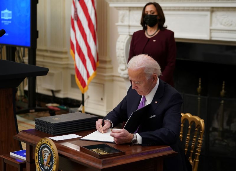 President Biden signs Executive Order “FOVA” making it illegal to Vote for Trump